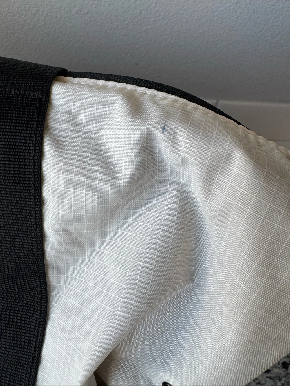 The Northface Borealis Tote Bag 22L Gardenia White EUC